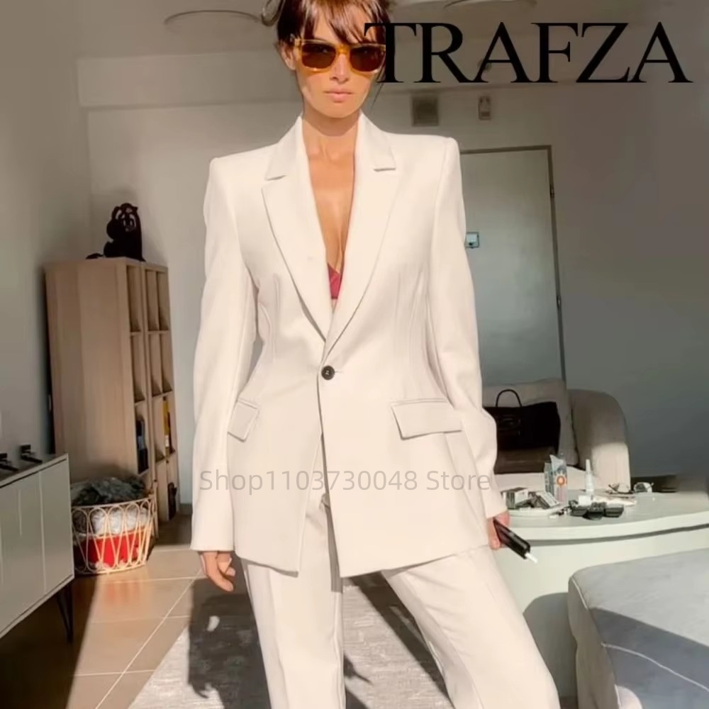 بدلة رسمية أنيقة للسيدات في ال - مراجعة Women Formal Wear For Office وسعره